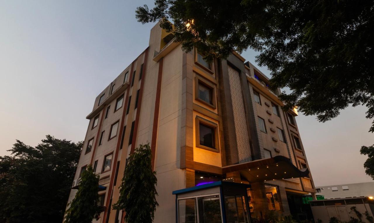 Hotel Treebo The Royal Taj, Near Taj Mahal Agra  Exterior foto